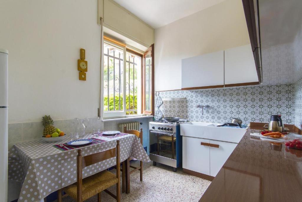 Apartment With Lake View Sala Comacina Εξωτερικό φωτογραφία
